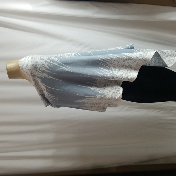 INCASHMERE TOPPER IN BLUE& WHITE-COTTON LINEN - Picture 4 of 8